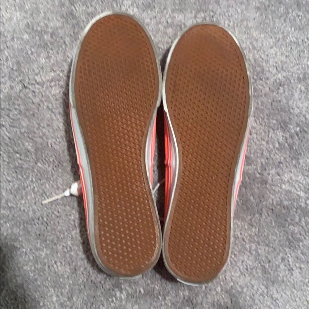 Vans - Picture 2 of 3